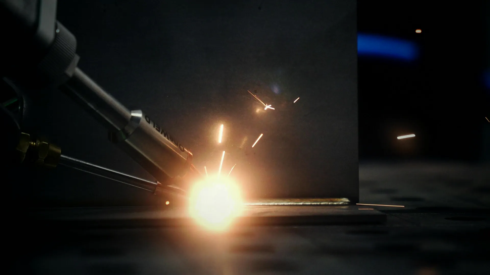 Ручная лазерная сварка OneWELD крупным планом